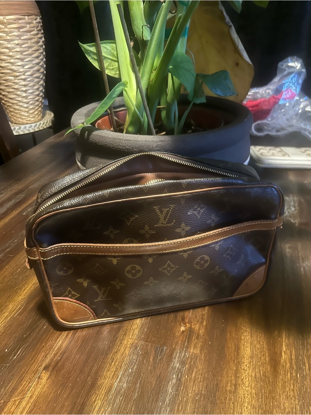 Louis Vuitton Brown Monogram Canvas Toiletry Case with Tan Trim - Picture 5 of 8